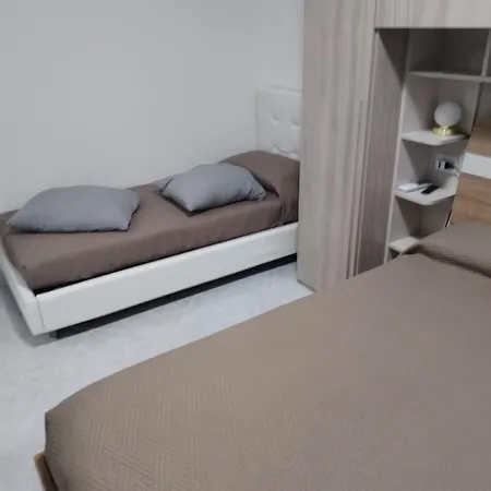 Alojamento de Acomodação e Pequeno-almoço Riu 4*